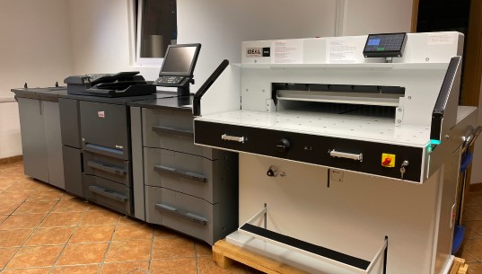 2011 - Grafična priprava za digitalni tisk in distribucija